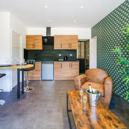La By Privatif Apartment *