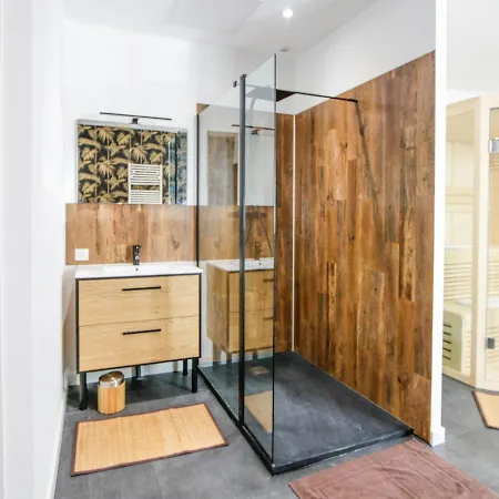 Apartment La By Privatif *